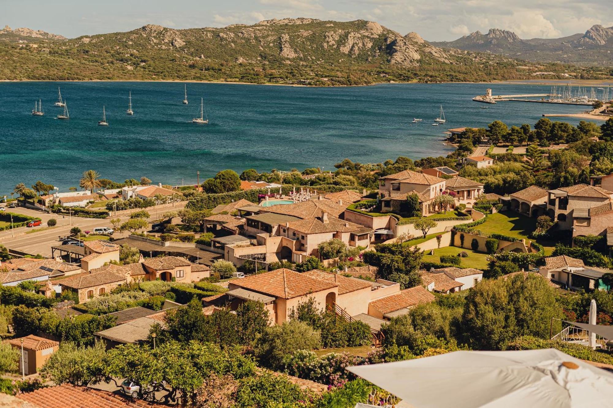 Aethos Sardinia Hotel Cannigione Exterior foto