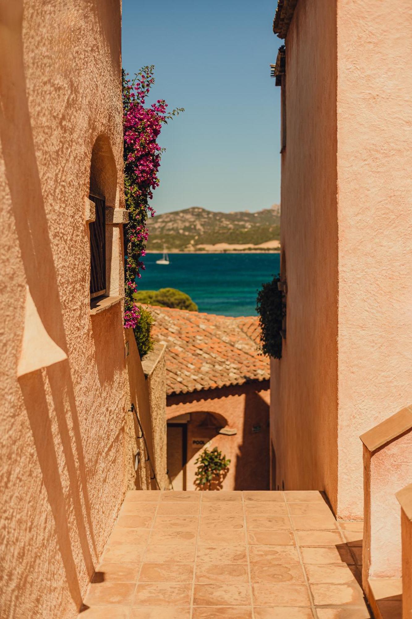 Aethos Sardinia Hotel Cannigione Exterior foto